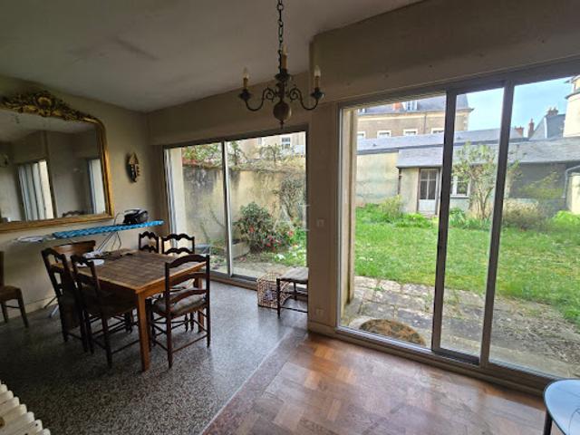 Vente Maison 11 pièces 237.81 m2 Bourges