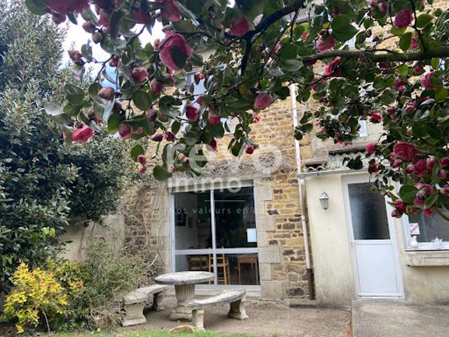 Vente Maison 11 pièces 236 m2 Guilliers