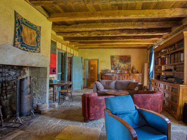 Vente Maison 11 pièces 342 m2 Montvalent