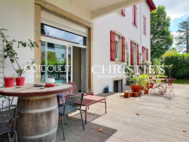 Vente Maison 11 pièces 353 m2 Ustaritz
