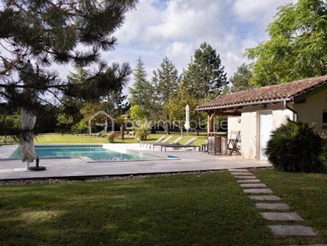 Vente Maison 11 pièces 362 m2 Agen