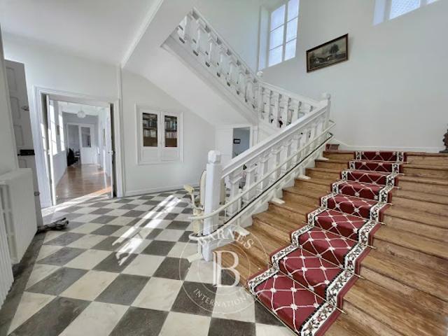 Vente Maison 11 pièces 372 m2 Hottot les Bagues