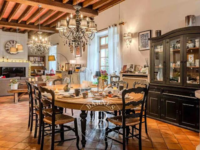 Vente Maison 11 pièces 383 m2 Évry Courcouronnes