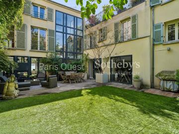 Vente Maison 11 pièces 384.6 m2 Puteaux