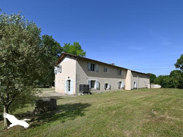 Vente Maison 11 pièces 390 m2 Rouillac