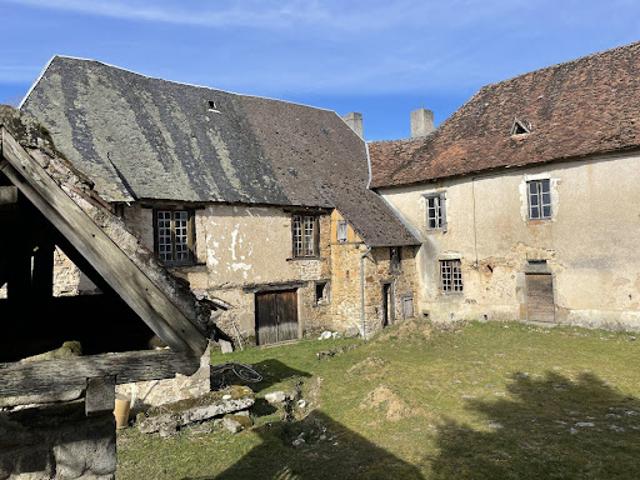 Vente Maison 11 pièces 398 m2 Salon la Tour