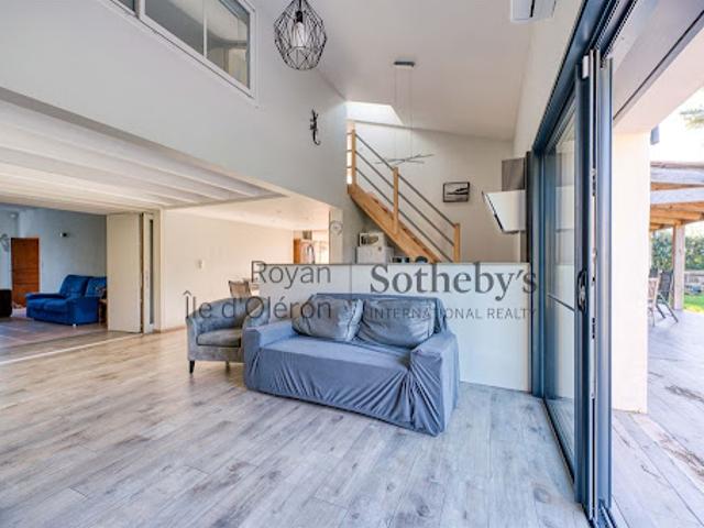 Vente Maison 11 pièces 300 m2 Le Gua