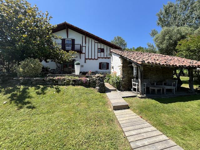 Vente Maison 11 pièces 325 m2 Armendarits