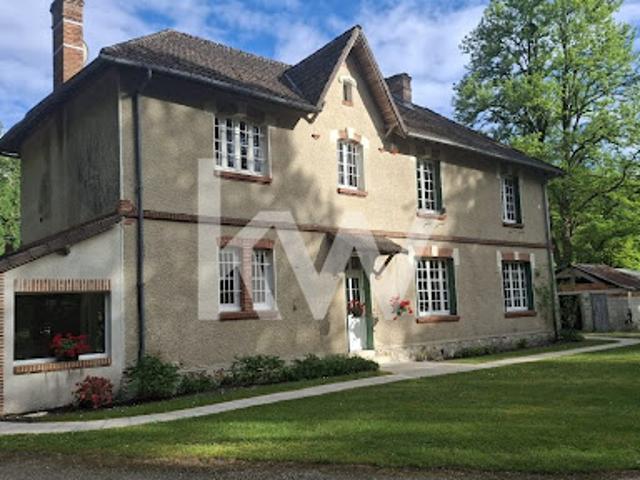Vente Maison 11 pièces 326 m2 Salbris