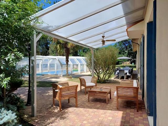 Vente Maison 11 pièces 330 m2 Lezay