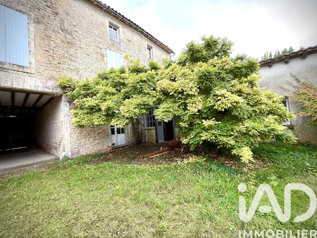 Vente Maison 11 pièces 337 m2 Brioux sur Boutonne
