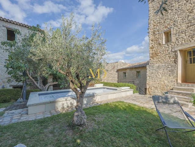 Vente Maison 11 pièces 335 m2 Saint Martin de Castillon