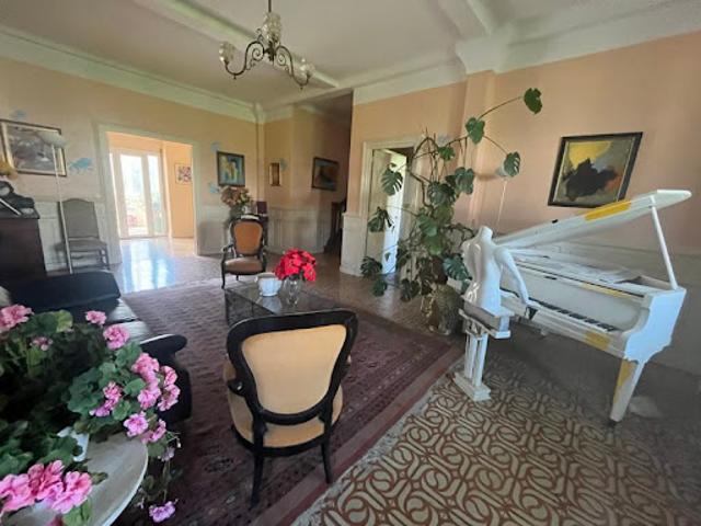 Vente Maison 11 pièces 447 m2 Laroque d'Olmes