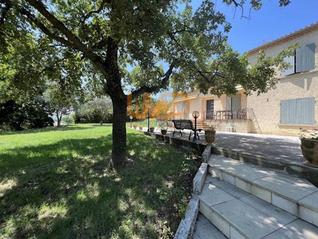 Vente Maison 11 pièces 450 m2 Saint Restitut