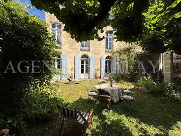 Vente Maison 11 pièces 451.79 m2 Bordeaux