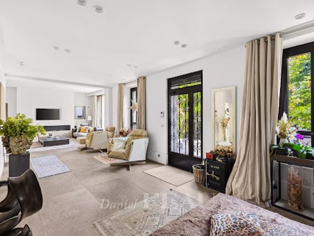 Vente Maison 11 pièces 454 m2 La Varenne Saint Hilaire