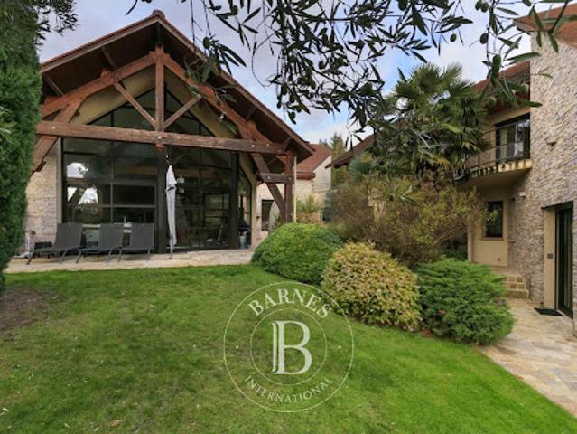 Vente Maison 11 pièces 482 m2 Verrieres le buisson