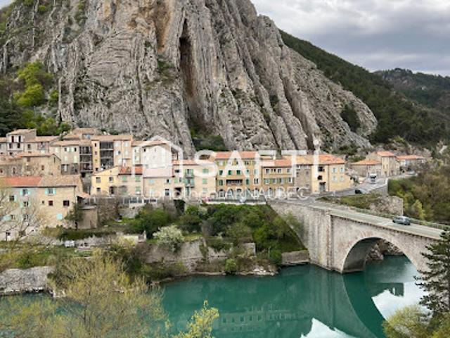Vente Maison 11 pièces 400 m2 La Motte du Caire