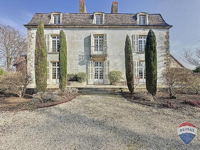 Vente Maison 11 pièces 530 m2 Saint Loup de Varennes
