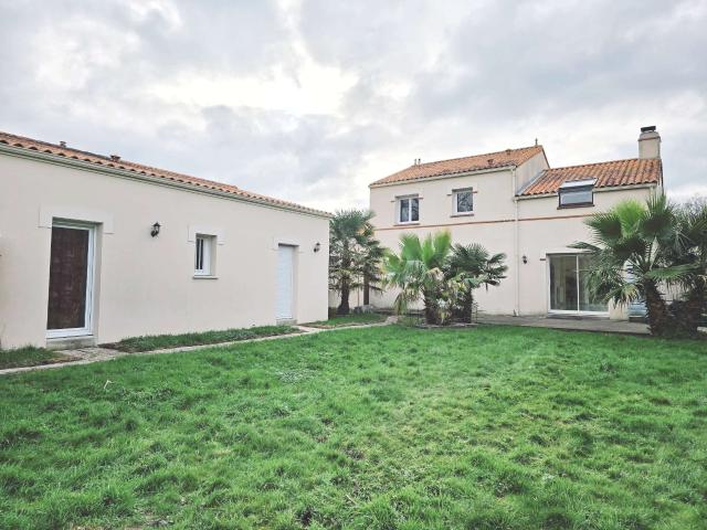 Vente maison 12 pièces La Chevrolière 44