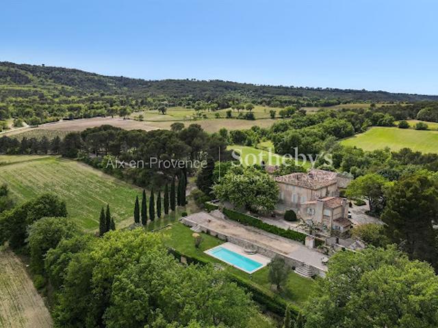 Vente Maison 12 pièces 1300 m2 Aix en Provence