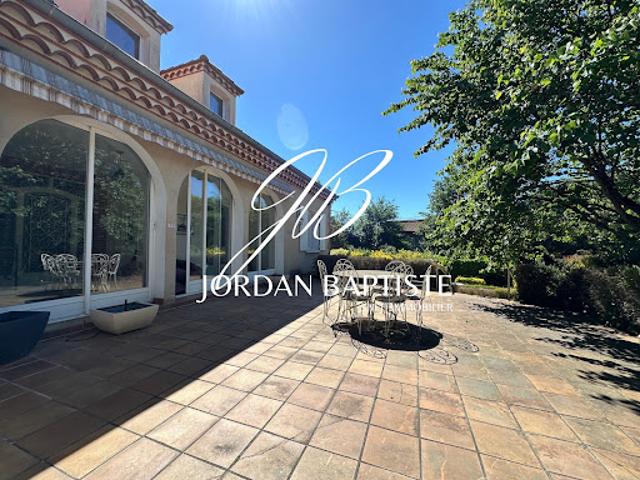 Vente Maison 12 pièces 250 m2 Villemade