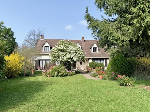 Vente Maison 12 pièces 258 m2 Villeneuve Saint Denis