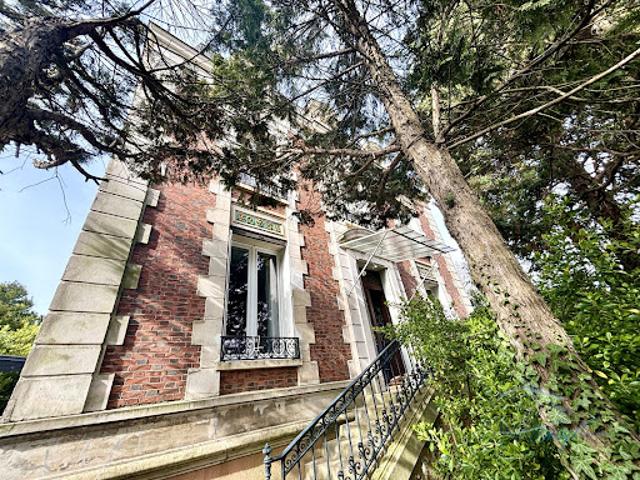 Vente Maison 12 pièces 266 m2 Chamarande
