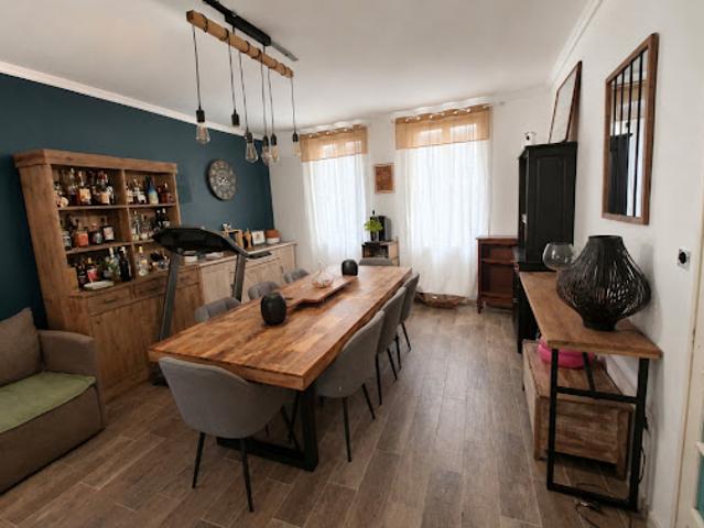 Vente Maison 12 pièces 272 m2 Châteauneuf sur Charente