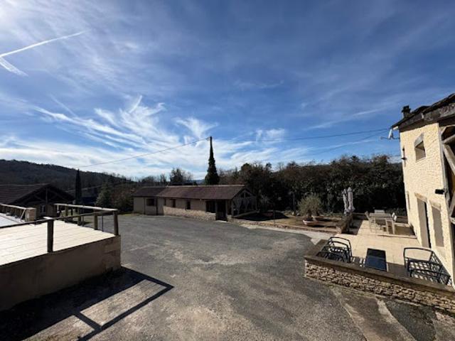 Vente Maison 12 pièces 276 m2 Montignac