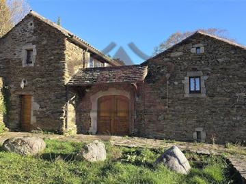 Vente Maison 12 pièces 281 m2 Aujac