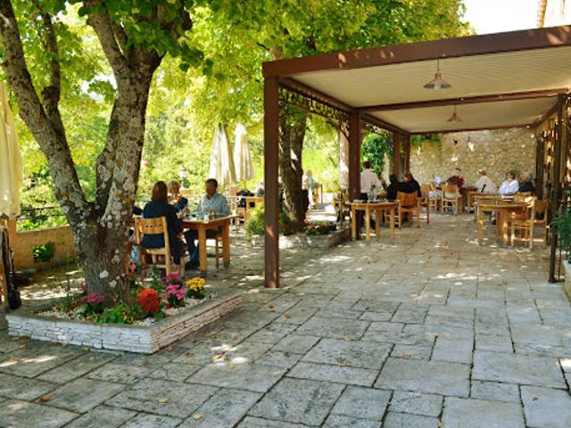 Vente Maison 12 pièces 292 m2 Moustiers Sainte Marie