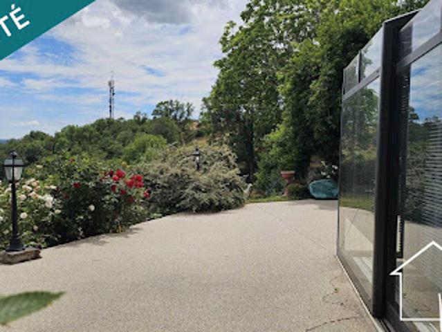 Vente Maison 12 pièces 254 m2 Massiac