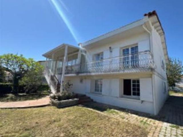 Vente Maison 12 pièces 210 m2 Saujon