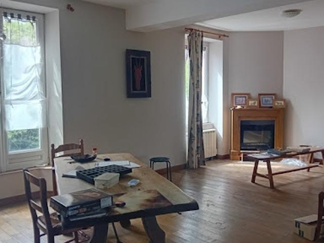 Vente Maison 12 pièces 235.33 m2 Uzerche