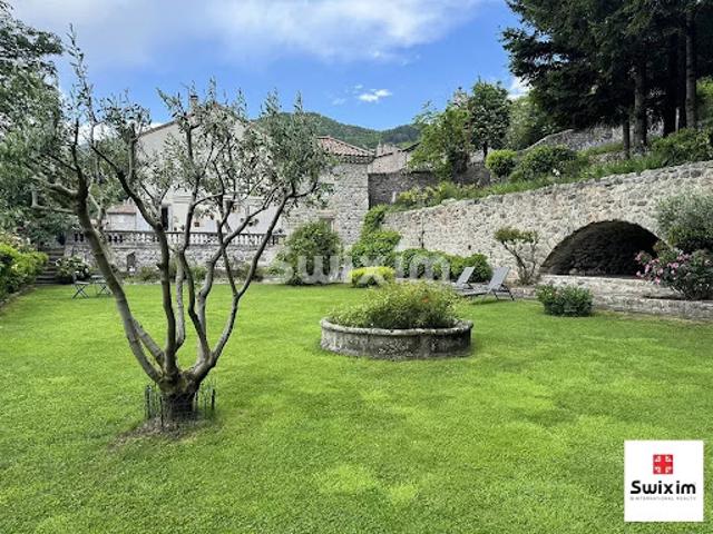 Vente Maison 12 pièces 340 m2 Burzet