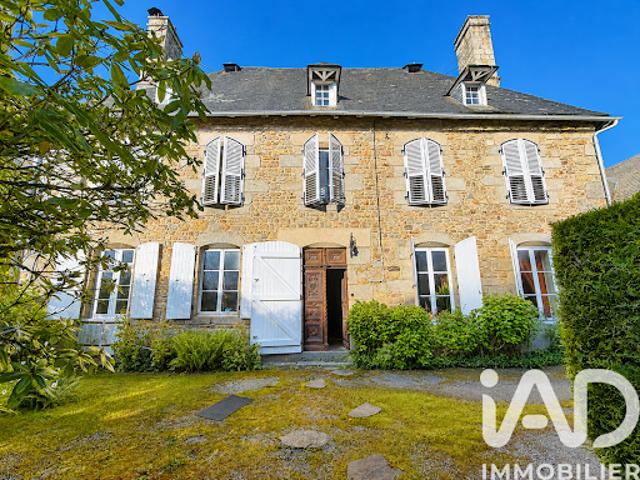 Vente Maison 12 pièces 353 m2 Neuvic