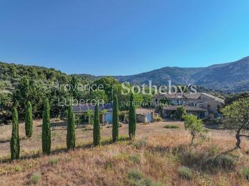Vente Maison 12 pièces 350 m2 Saumane de Vaucluse