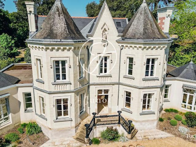 Vente Maison 12 pièces 357 m2 Le Cellier