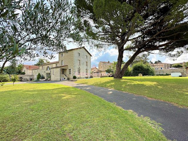 Vente Maison 12 pièces 368 m2 Mansle
