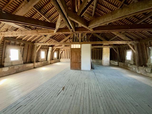 Vente Maison 12 pièces 370 m2 Montendre