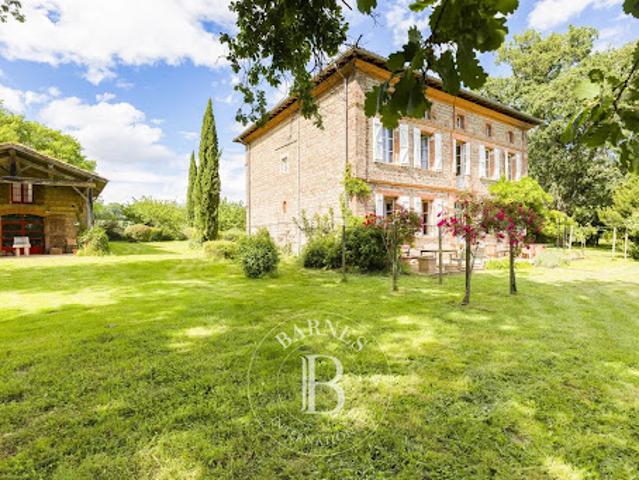 Vente Maison 12 pièces 380 m2 Poucharramet