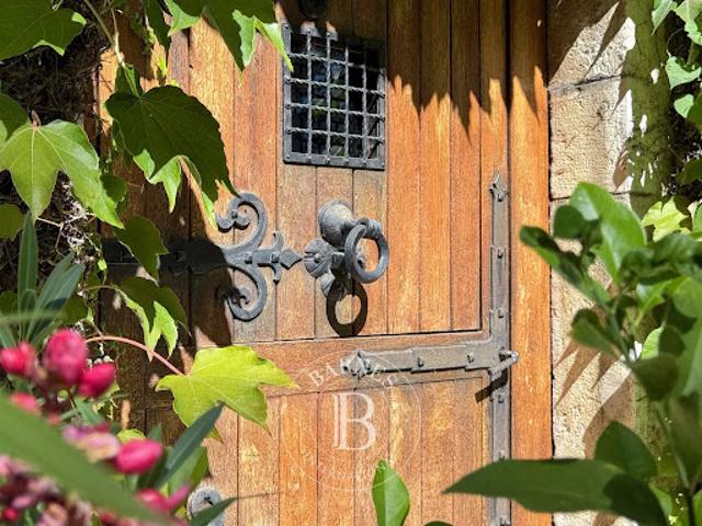 Vente Maison 12 pièces 384 m2 Yenne
