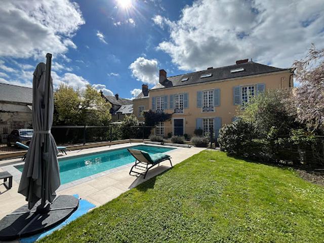 Vente Maison 12 pièces 384 m2 Le Lude