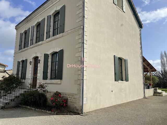 Vente Maison 12 pièces 390 m2 Mansle