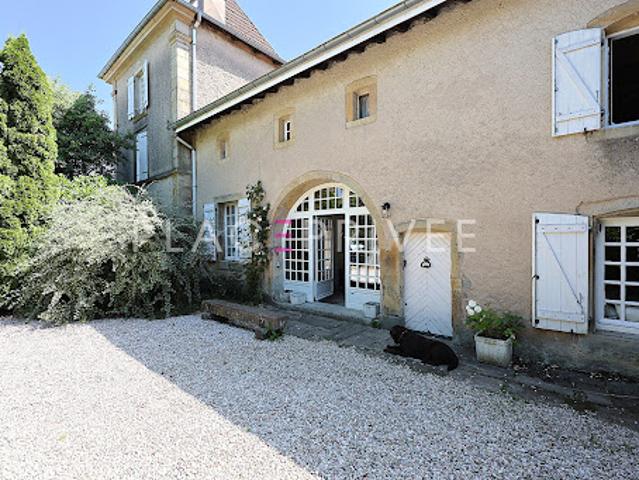 Vente Maison 12 pièces 300 m2 Aydoilles
