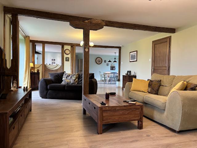 Vente Maison 7 pièces 200 m2 Saint Priest la Plaine