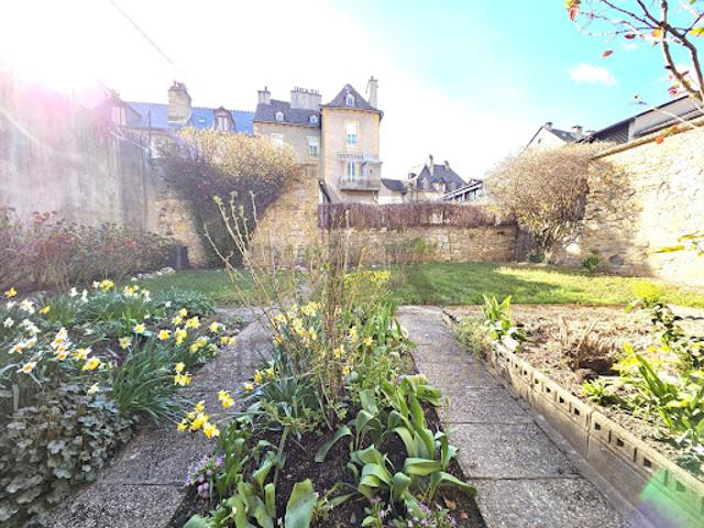Vente Maison 12 pièces 306.31 m2 Marvejols