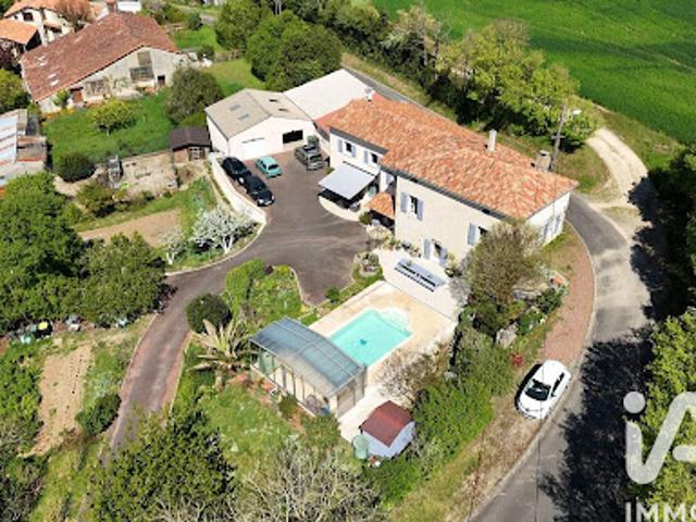 Vente Maison 12 pièces 316 m2 Condac