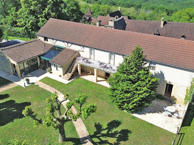 Vente Maison 12 pièces 319 m2 Les Eyzies